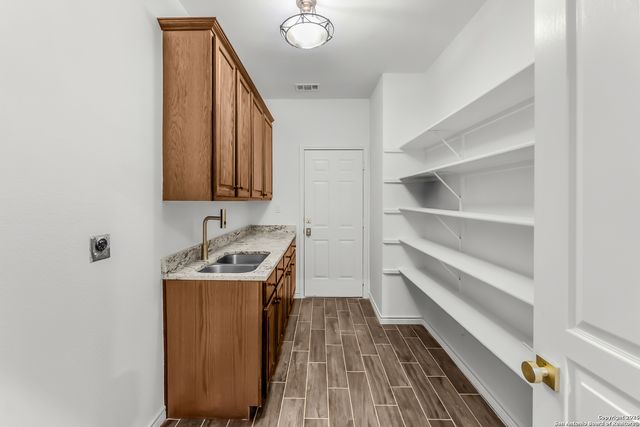 111 WESTWOOD WAY, San Antonio, TX 78218