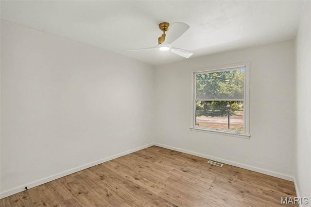 1142 Laire Drive, St Louis, MO 63137