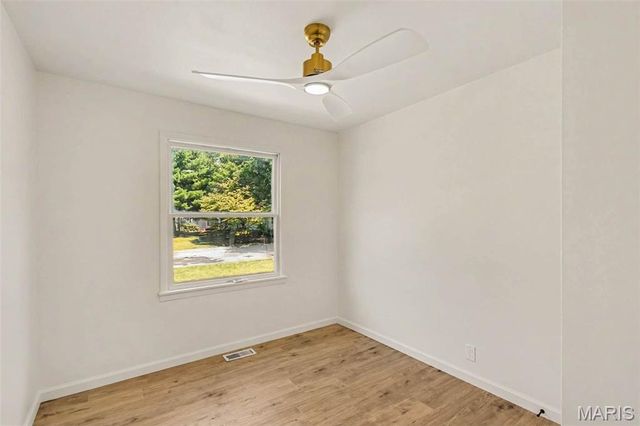 1142 Laire Drive, St Louis, MO 63137