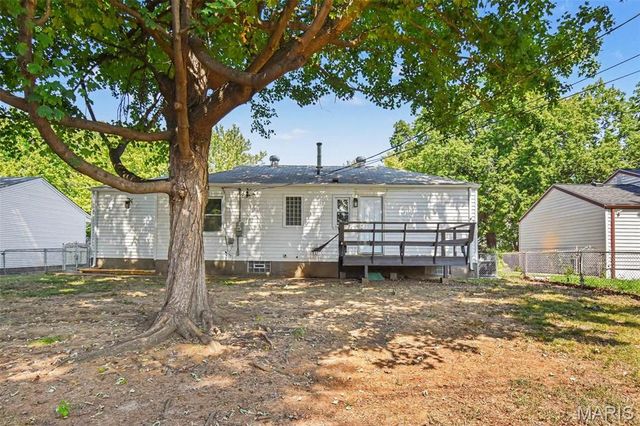 1142 Laire Drive, St Louis, MO 63137