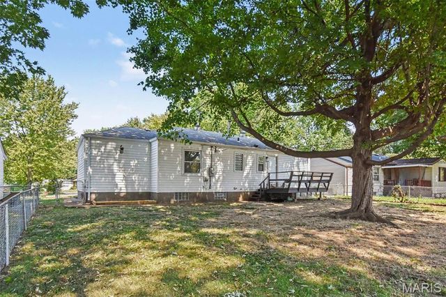 1142 Laire Drive, St Louis, MO 63137