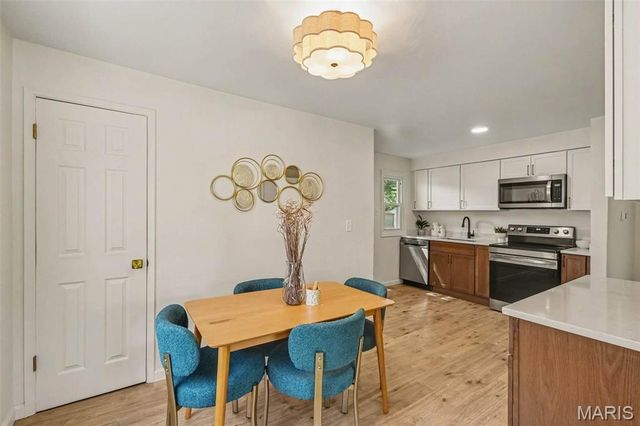 1142 Laire Drive, St Louis, MO 63137