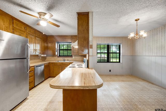 8798 Hill N Dale Road, Tyler, TX 75709