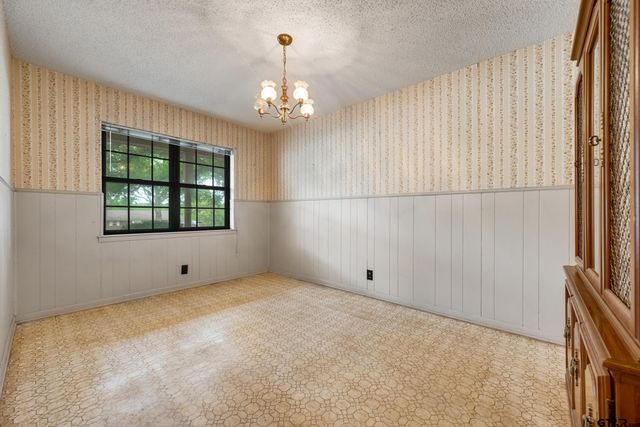 8798 Hill N Dale Road, Tyler, TX 75709