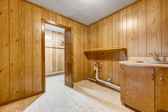 8798 Hill N Dale Road, Tyler, TX 75709