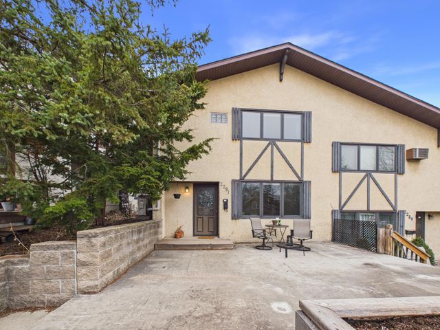 2289-2291 Hillside Avenue, Saint Paul, MN 55108