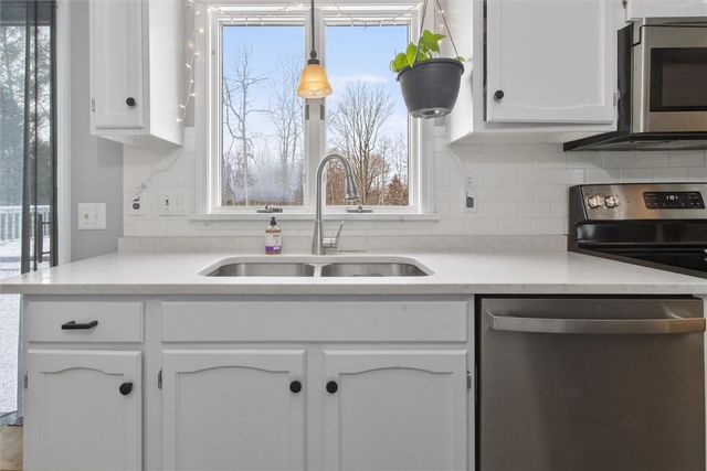 1122 Colonie Drive, Farmington, NY 14425