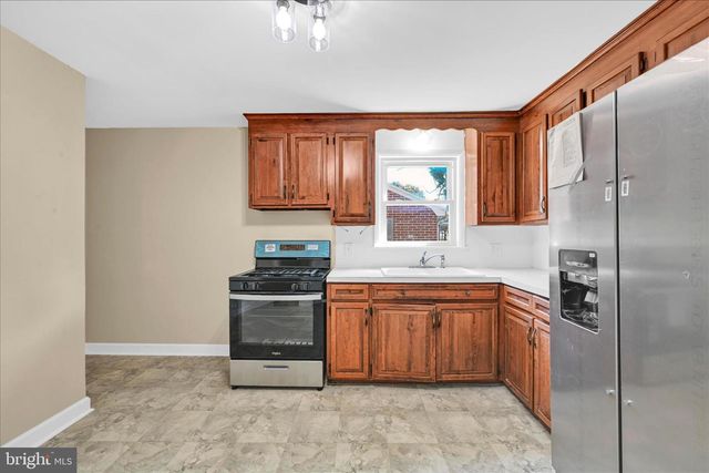 308 E SPRINGETTSBURY, York, PA 17403