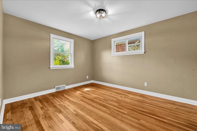 308 E SPRINGETTSBURY, York, PA 17403