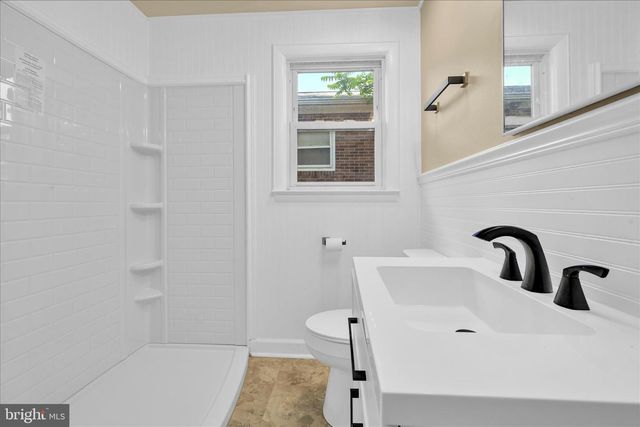 308 E SPRINGETTSBURY, York, PA 17403