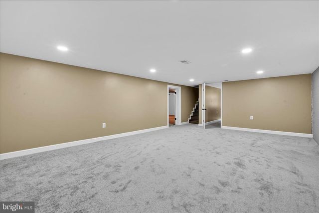 308 E SPRINGETTSBURY, York, PA 17403