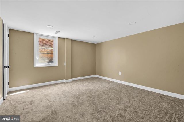 308 E SPRINGETTSBURY, York, PA 17403