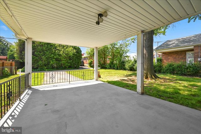 308 E SPRINGETTSBURY, York, PA 17403