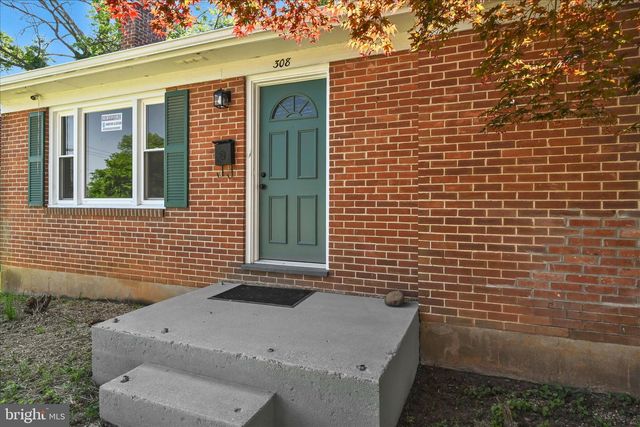 308 E SPRINGETTSBURY, York, PA 17403