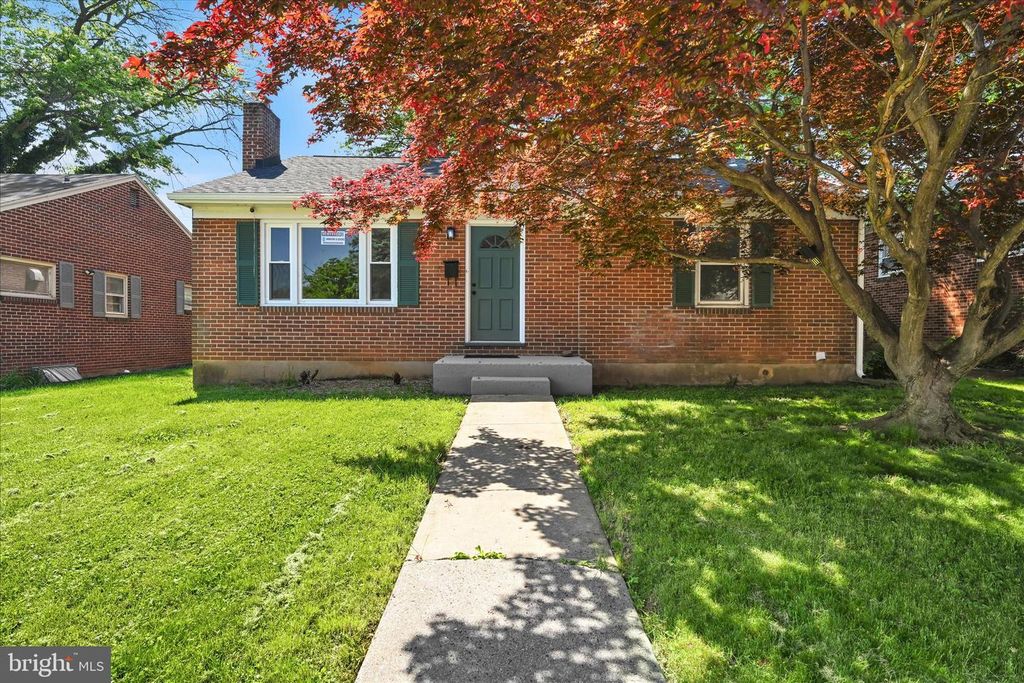 308 E SPRINGETTSBURY, York, PA 17403