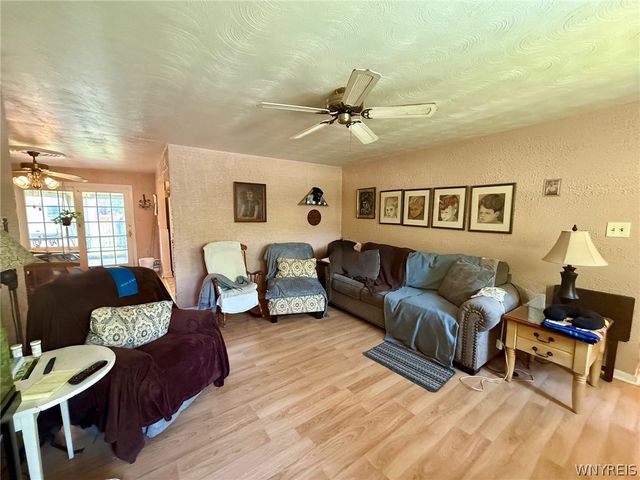1376 101st Street, Niagara Falls, NY 14304