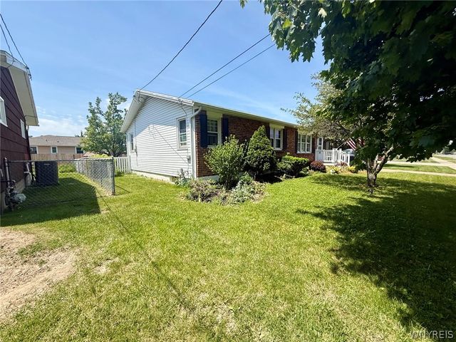 1376 101st Street, Niagara Falls, NY 14304