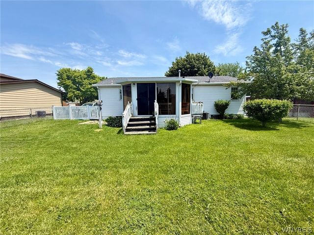 1376 101st Street, Niagara Falls, NY 14304