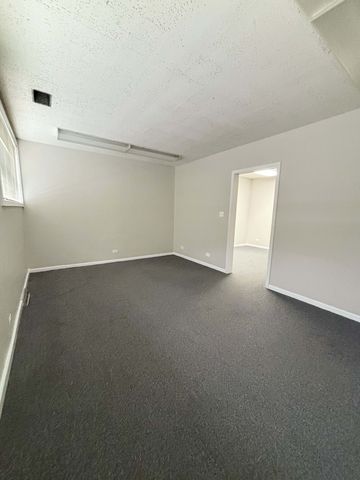 5765 N Lincoln Avenue 19, Chicago, IL 60659