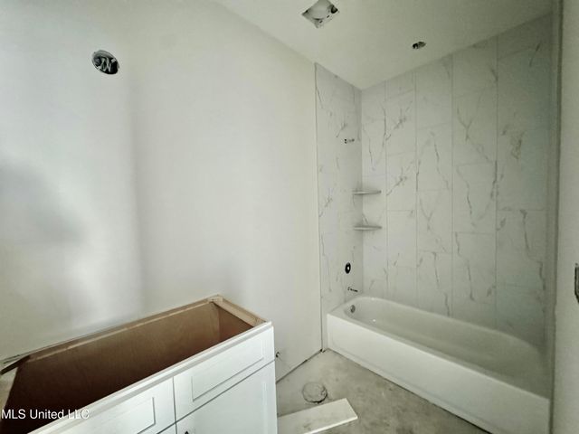 1051 Great Glen Drive, Southaven, MS 38671