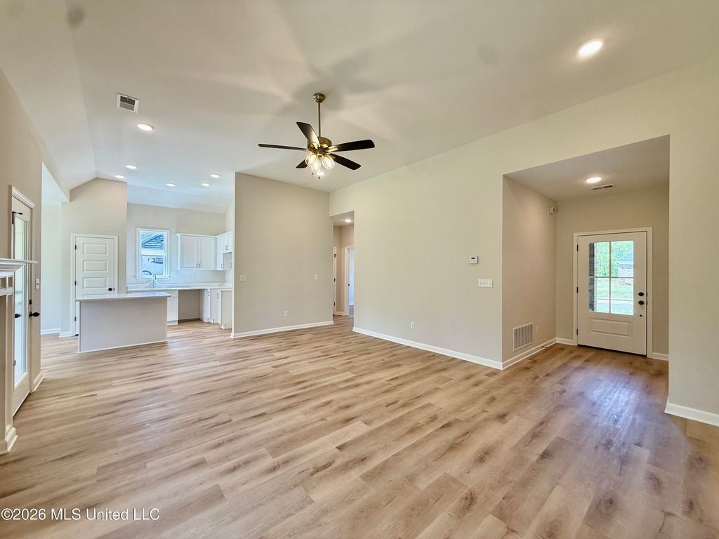 1051 Great Glen Drive, Southaven, MS 38671 — photo 3