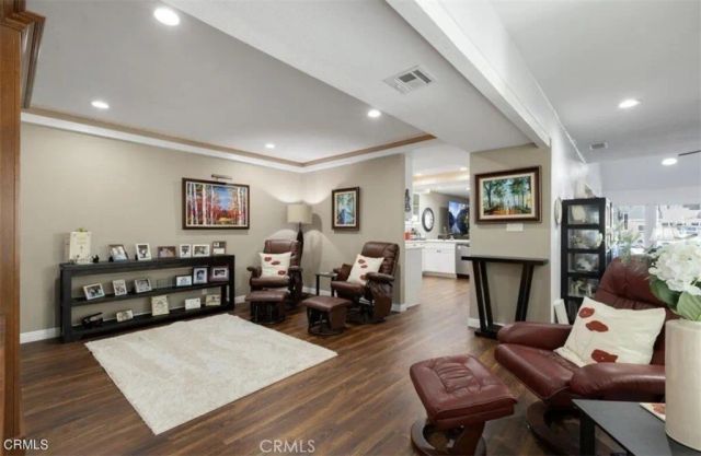 4541 Lyme Bay, Oxnard, CA 93035
