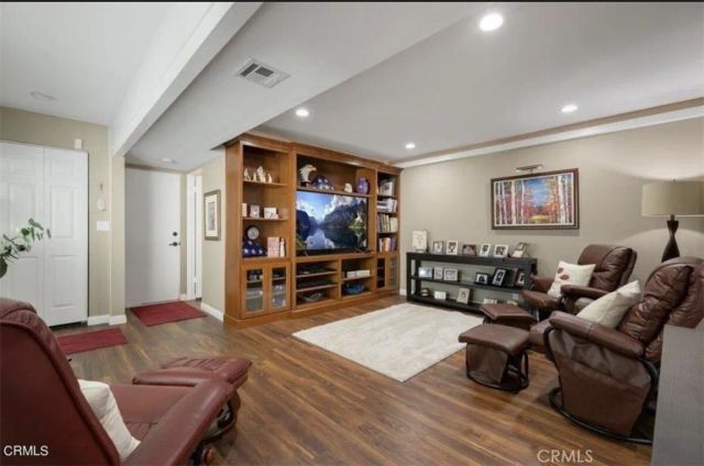 4541 Lyme Bay, Oxnard, CA 93035
