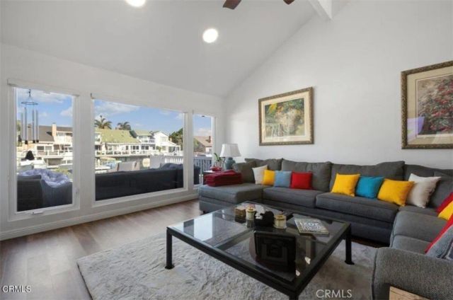 4541 Lyme Bay, Oxnard, CA 93035
