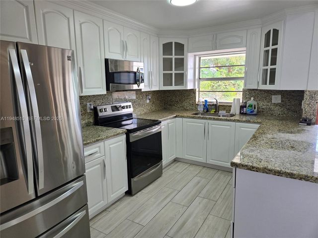 25921 SW 130th Ave, Homestead, FL 33032