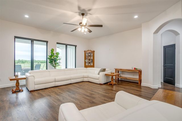 140 Lone Elm Road, Waxahachie, TX 75167