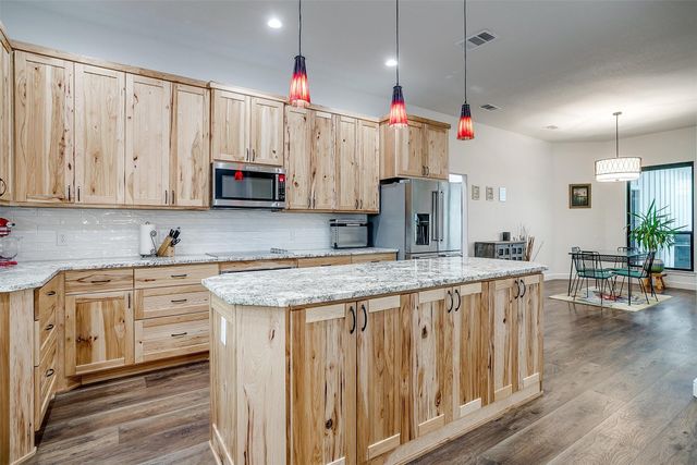 140 Lone Elm Road, Waxahachie, TX 75167
