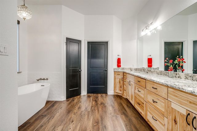 140 Lone Elm Road, Waxahachie, TX 75167