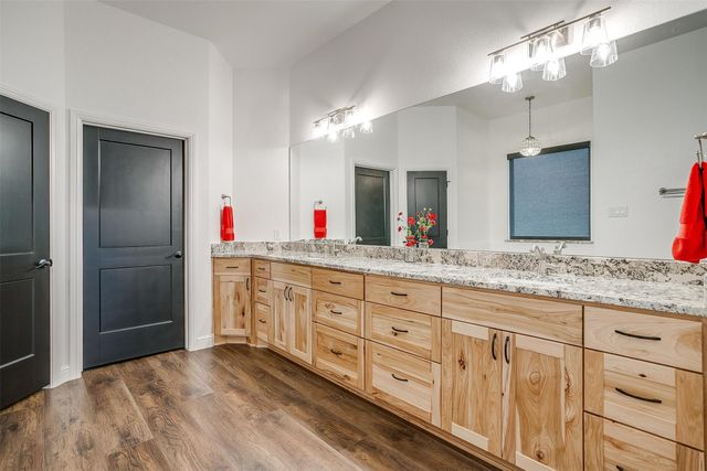 140 Lone Elm Road, Waxahachie, TX 75167