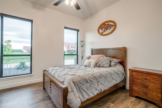 140 Lone Elm Road, Waxahachie, TX 75167