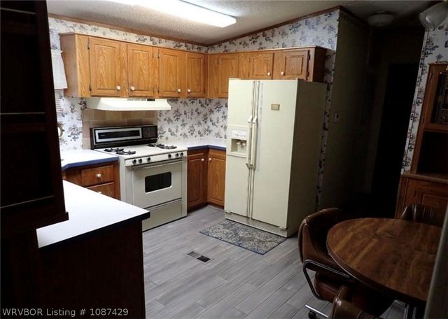 210 S Fifth Avenue, Bonanza, AR 72916