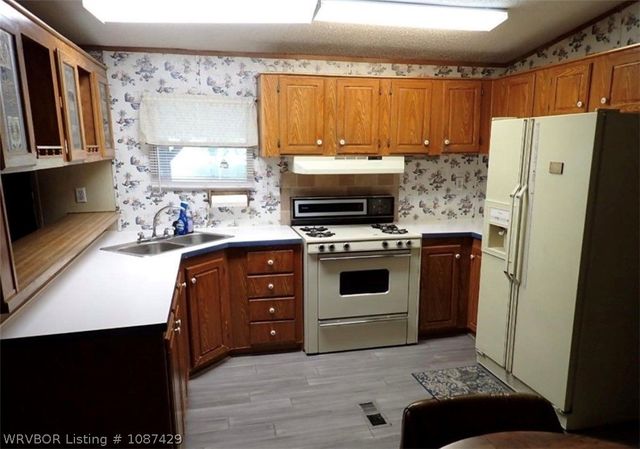 210 S Fifth Avenue, Bonanza, AR 72916