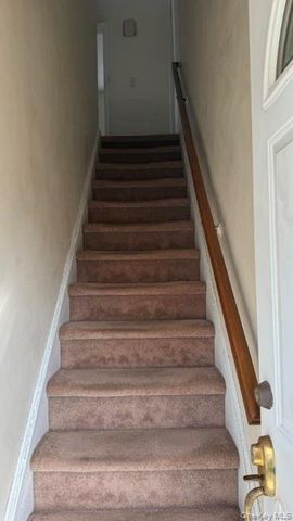 264-15 82nd Ave 2nd Floor, Floral Park, NY 11004