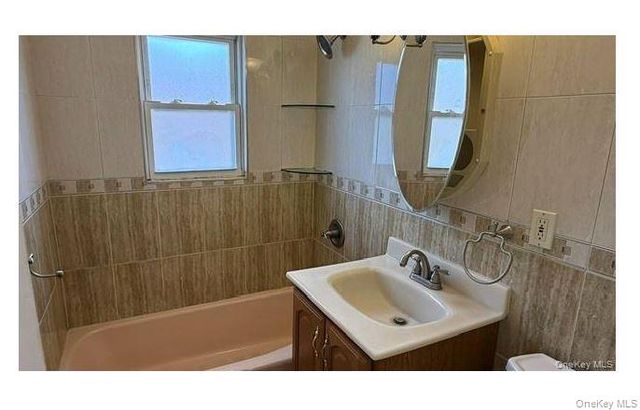 264-15 82nd Ave 2nd Floor, Floral Park, NY 11004