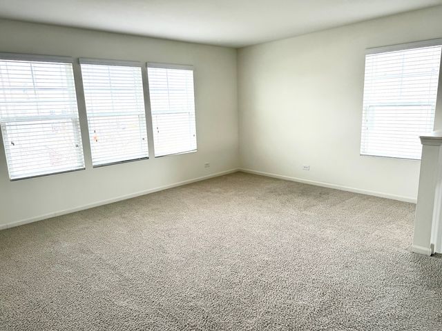 658 Anchorage Court, Pingree Grove, IL 60140