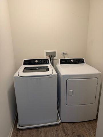 658 Anchorage Court, Pingree Grove, IL 60140