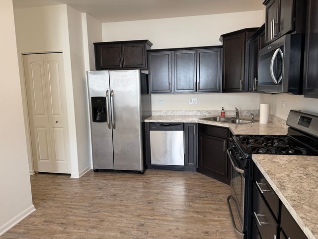 658 Anchorage Court, Pingree Grove, IL 60140