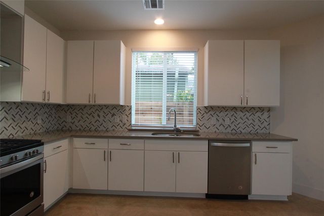 1204 Cometa ST A, Austin, TX 78721