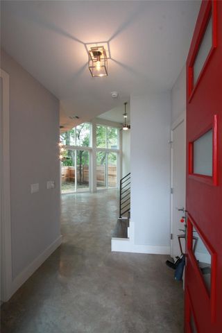 1204 Cometa ST A, Austin, TX 78721