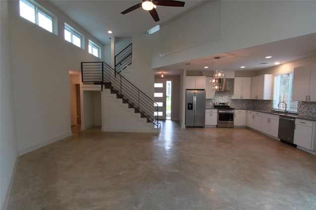 1204 Cometa ST A, Austin, TX 78721