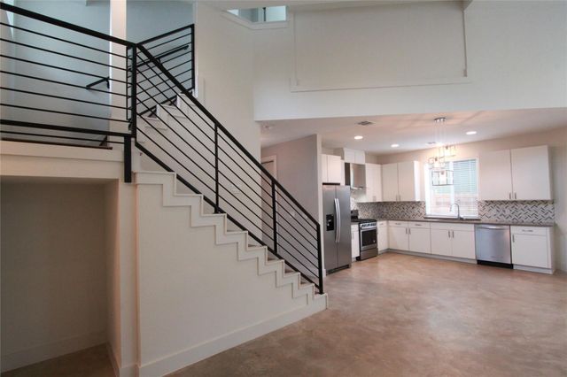 1204 Cometa ST A, Austin, TX 78721