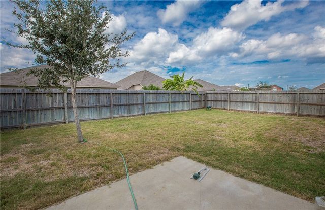 7517 Fort Griffen Dr, Corpus Christi, TX 78414