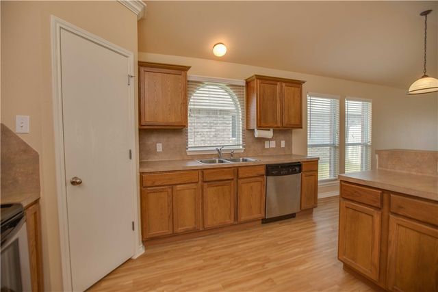 7517 Fort Griffen Dr, Corpus Christi, TX 78414