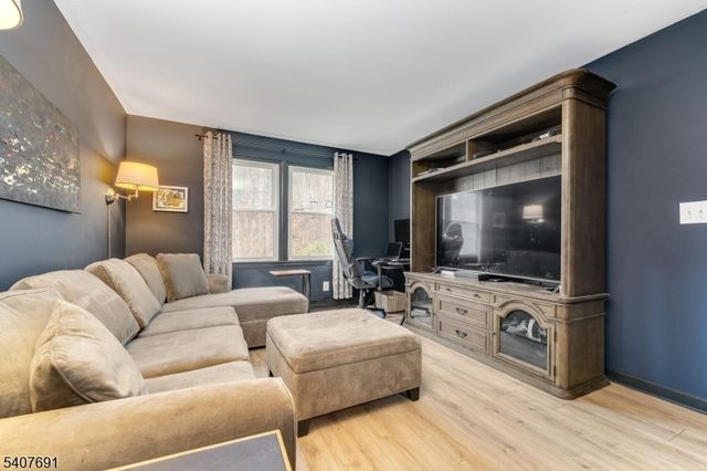 67 Hollow Rd, Lebanon Twp., NJ 08826