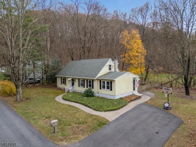 67 Hollow Rd, Lebanon Twp., NJ 08826
