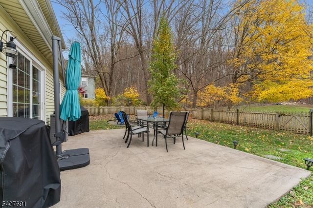 67 Hollow Rd, Lebanon Twp., NJ 08826